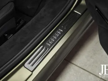 FERRARI SF90 Spider Carbon LIFT JBL CarPlay Verde Masoni