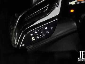 FERRARI SF90 Spider Carbon LIFT JBL CarPlay Verde Masoni