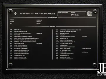 FERRARI SF90 Spider Carbon LIFT JBL CarPlay Verde Masoni