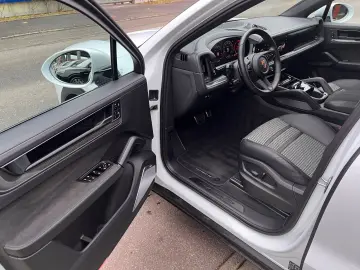 PORSCHE Cayenne Coupe GTS Leichtbau · Sportp· Burmester