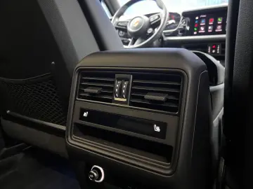 PORSCHE Cayenne Coupe GTS Leichtbau · Sportp· Burmester