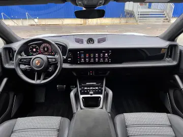 PORSCHE Cayenne Coupe GTS Leichtbau · Sportp· Burmester