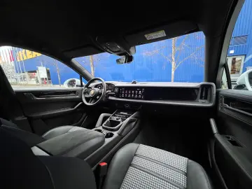 PORSCHE Cayenne Coupe GTS Leichtbau · Sportp· Burmester
