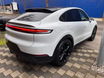PORSCHE Cayenne Coupe GTS Leichtbau · Sportp· Burmester