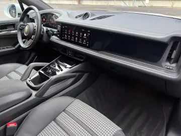 PORSCHE Cayenne Coupe GTS Leichtbau · Sportp· Burmester