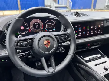 PORSCHE Cayenne Coupe GTS Leichtbau · Sportp· Burmester