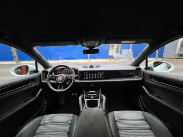 PORSCHE Cayenne Coupe GTS Leichtbau · Sportp· Burmester