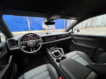 PORSCHE Cayenne Coupe GTS Leichtbau · Sportp· Burmester