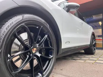 PORSCHE Cayenne Coupe GTS Leichtbau · Sportp· Burmester