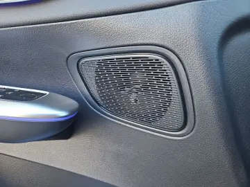 MERCEDES-BENZ GLC 300 4M AMG Night AHK SDHZ Pano Memory LED