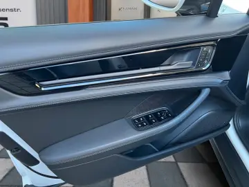 PORSCHE Panamera Turbo E-Hyb Active Body Ride · Vierradl