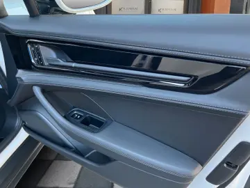 PORSCHE Panamera Turbo E-Hyb Active Body Ride · Vierradl
