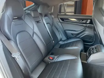 PORSCHE Panamera Turbo E-Hyb Active Body Ride · Vierradl