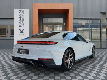 PORSCHE Panamera Turbo E-Hyb Active Body Ride · Vierradl