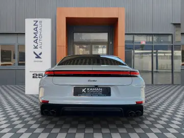 PORSCHE Panamera Turbo E-Hyb Active Body Ride · Vierradl