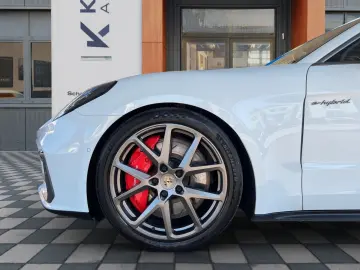 PORSCHE Panamera Turbo E-Hyb Active Body Ride · Vierradl