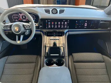 PORSCHE Panamera GTS PCCB Keramik ·  Burmester · Vierrad