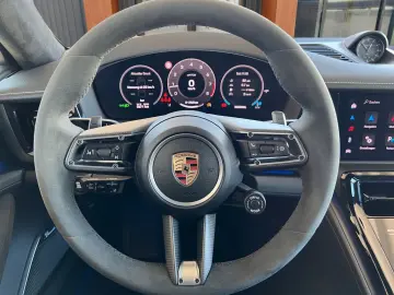 PORSCHE Panamera GTS PCCB Keramik ·  Burmester · Vierrad