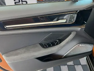 PORSCHE Panamera GTS PCCB Keramik ·  Burmester · Vierrad