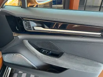 PORSCHE Panamera GTS PCCB Keramik ·  Burmester · Vierrad