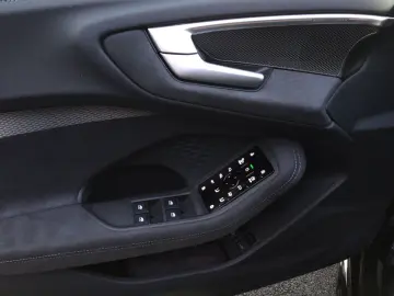 AUDI A5 Limousine eHybrid Q 270kW PANO LM20 HuD B&O