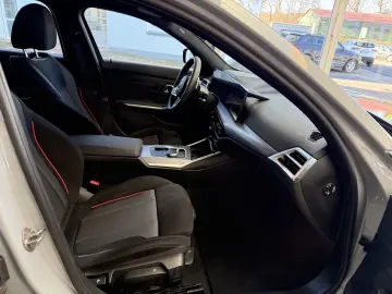BMW 330 i xDrive M Sport Autom.   LED  ACC  Navi  Ka