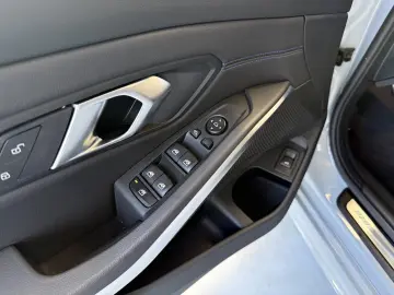 BMW 330 i xDrive M Sport Autom.   LED  ACC  Navi  Ka