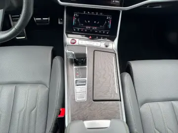 AUDI RS6 Avant quattro 305VMax RS-AGA STDHZ HUD