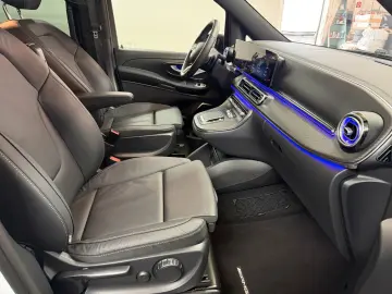 MERCEDES-BENZ V300d AVANTGARDE lang AMG NIGHT AIRMATIC