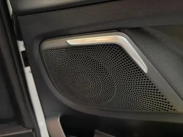MERCEDES-BENZ V300d AVANTGARDE lang AMG NIGHT AIRMATIC