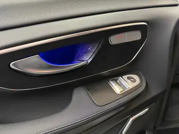 MERCEDES-BENZ V300d AVANTGARDE lang AMG NIGHT AIRMATIC