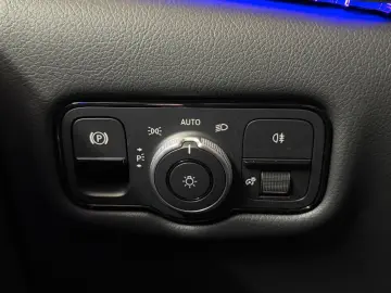 MERCEDES-BENZ V300d AVANTGARDE lang AMG NIGHT AIRMATIC