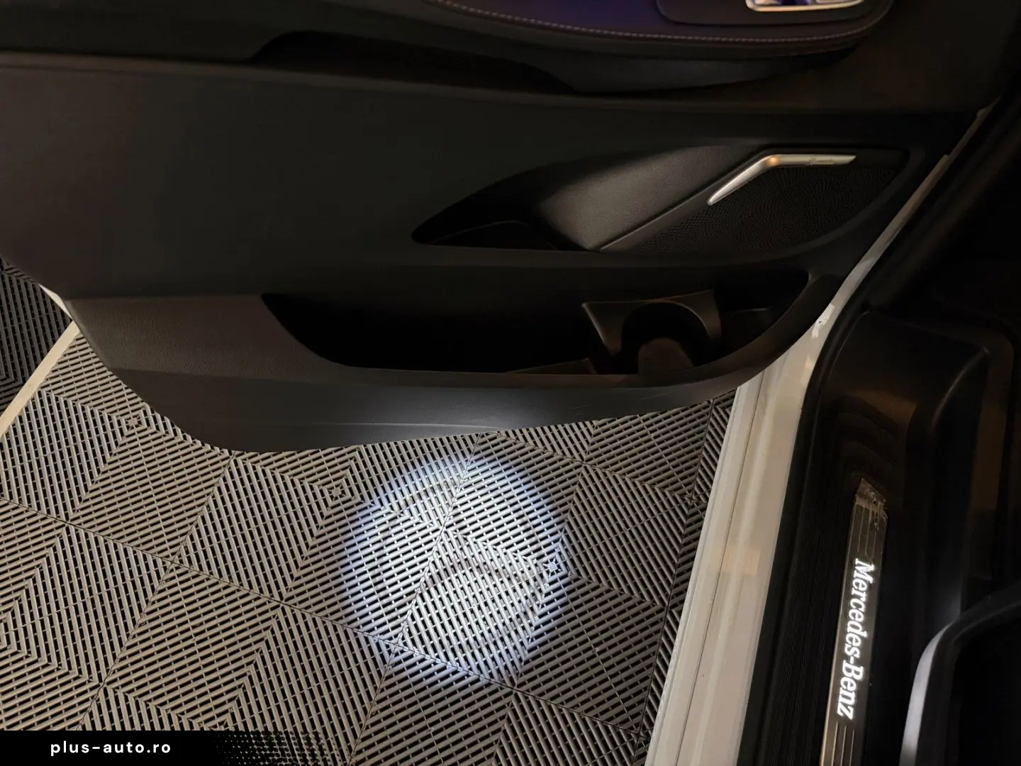 MERCEDES-BENZ V300d AVANTGARDE lang AMG NIGHT AIRMATIC