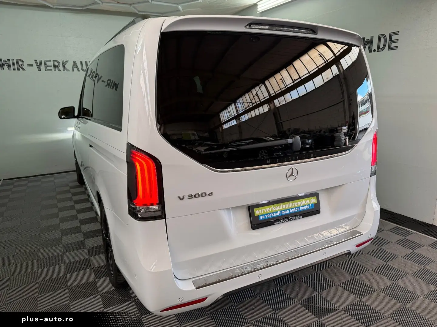 MERCEDES-BENZ V300d AVANTGARDE lang AMG NIGHT AIRMATIC