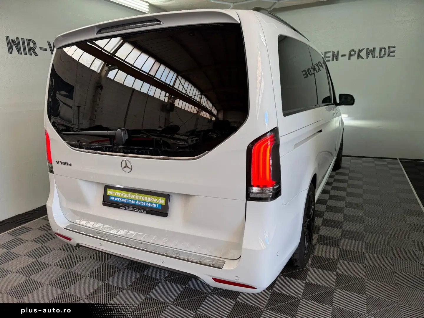 MERCEDES-BENZ V300d AVANTGARDE lang AMG NIGHT AIRMATIC
