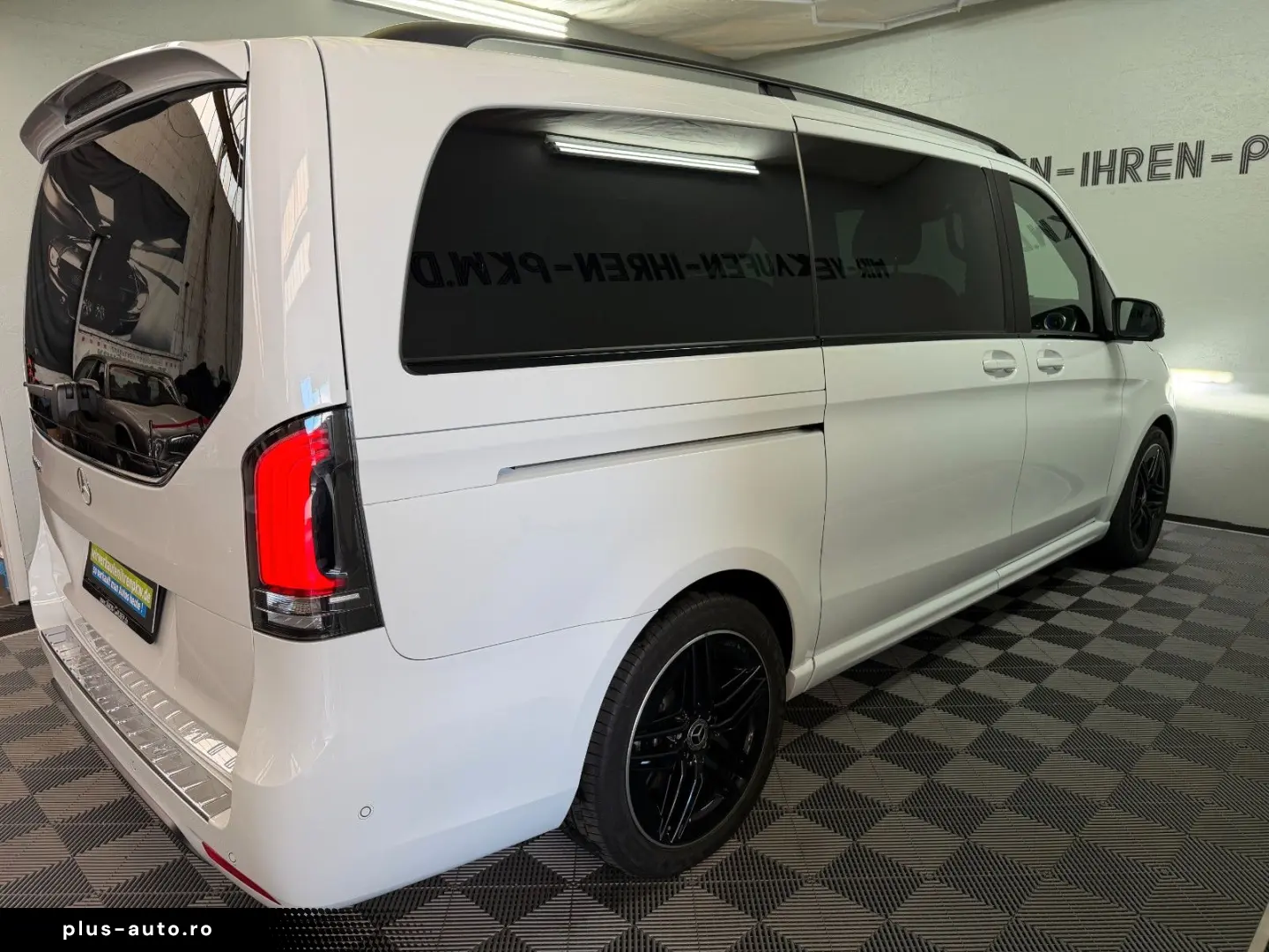 MERCEDES-BENZ V300d AVANTGARDE lang AMG NIGHT AIRMATIC
