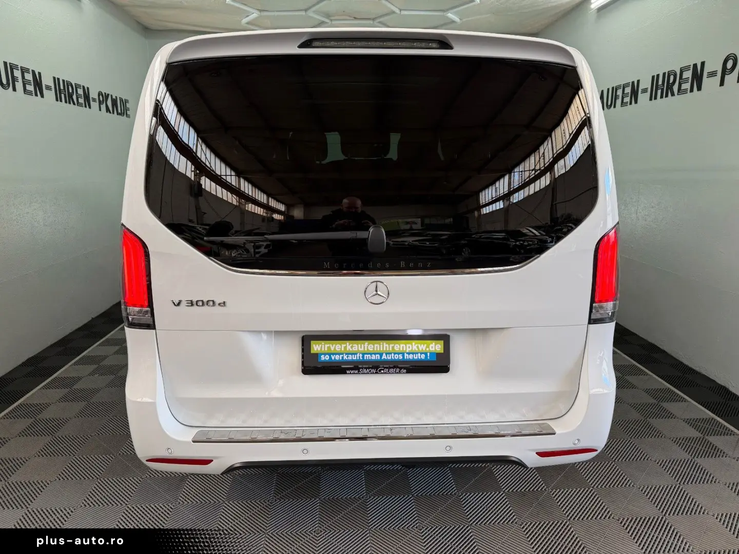 MERCEDES-BENZ V300d AVANTGARDE lang AMG NIGHT AIRMATIC