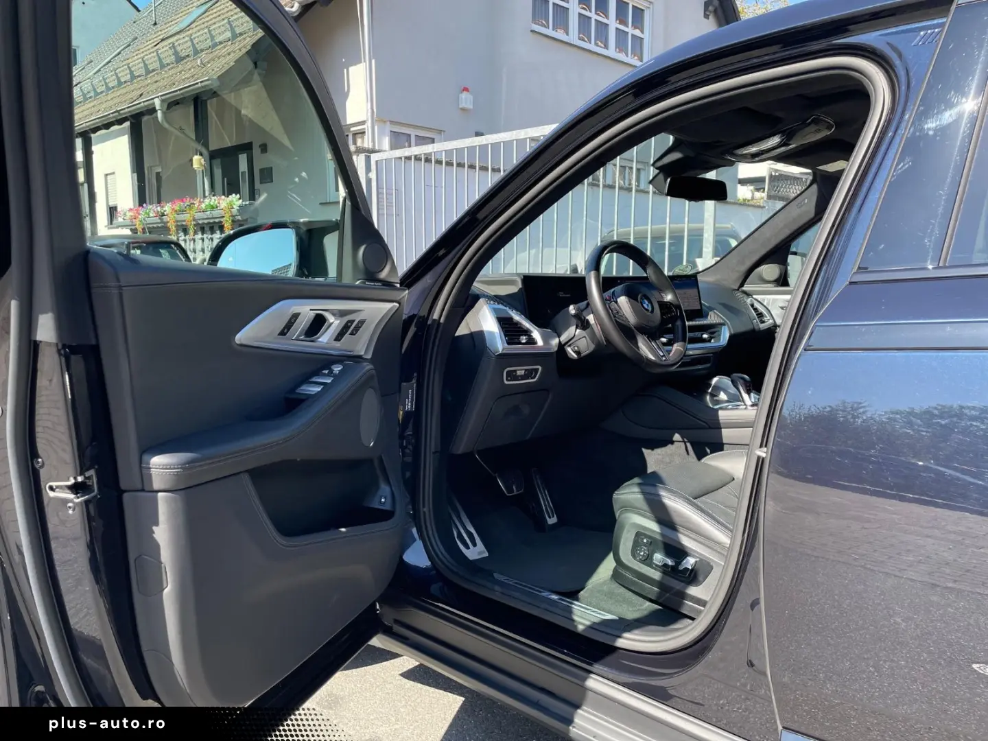 BMW XM  DrAssProf HUD AHK H&K Massage Softclose 22