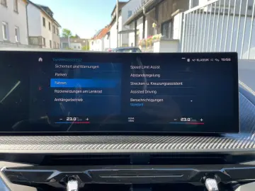 BMW XM  DrAssProf HUD AHK H&K Massage Softclose 22