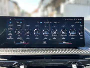 BMW XM  DrAssProf HUD AHK H&K Massage Softclose 22