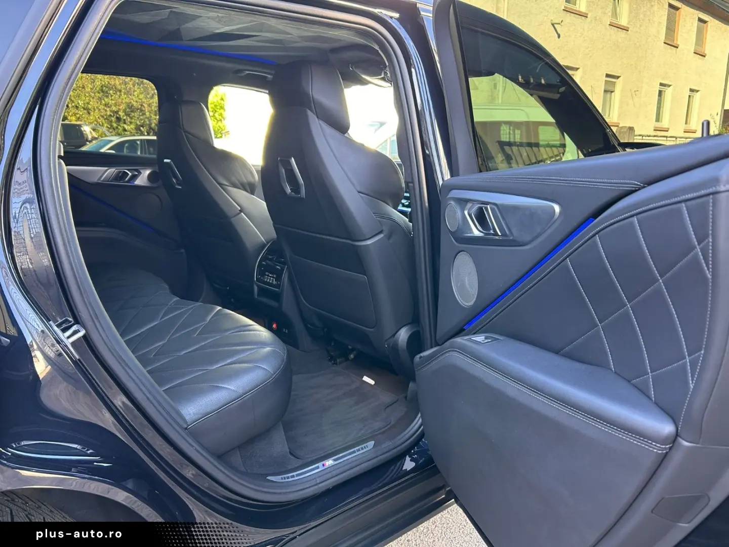 BMW XM  DrAssProf HUD AHK H&K Massage Softclose 22