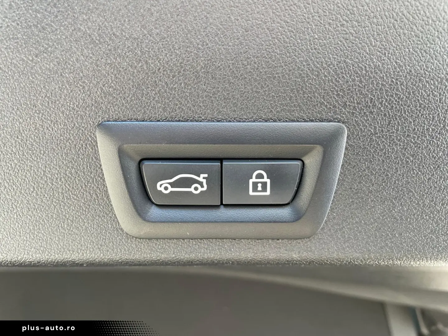 BMW XM  DrAssProf HUD AHK H&K Massage Softclose 22