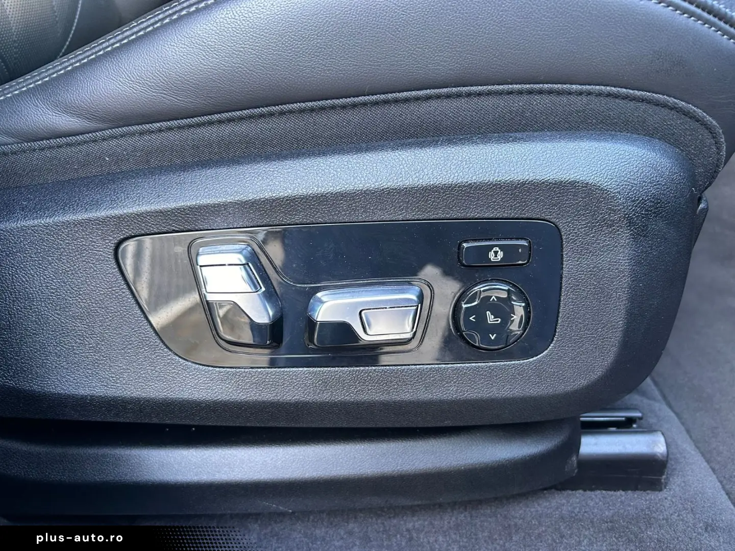 BMW XM  DrAssProf HUD AHK H&K Massage Softclose 22