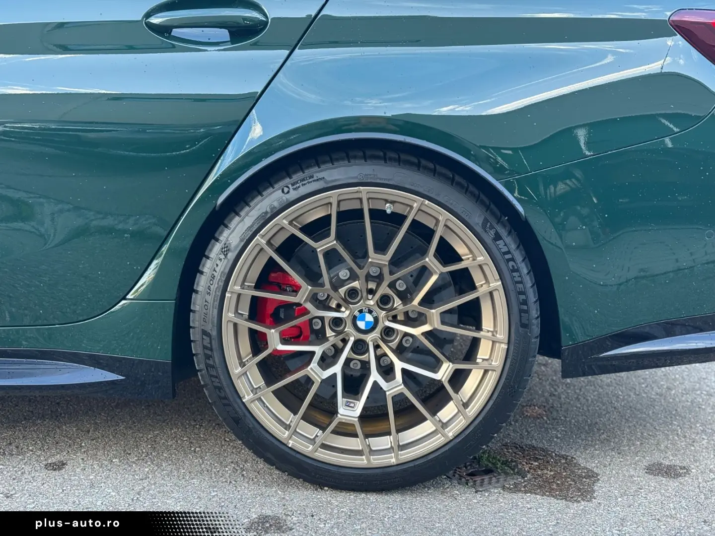 BMW M3 Touring CS RACING-GREEN CARBON ONSTOCK SCHALE