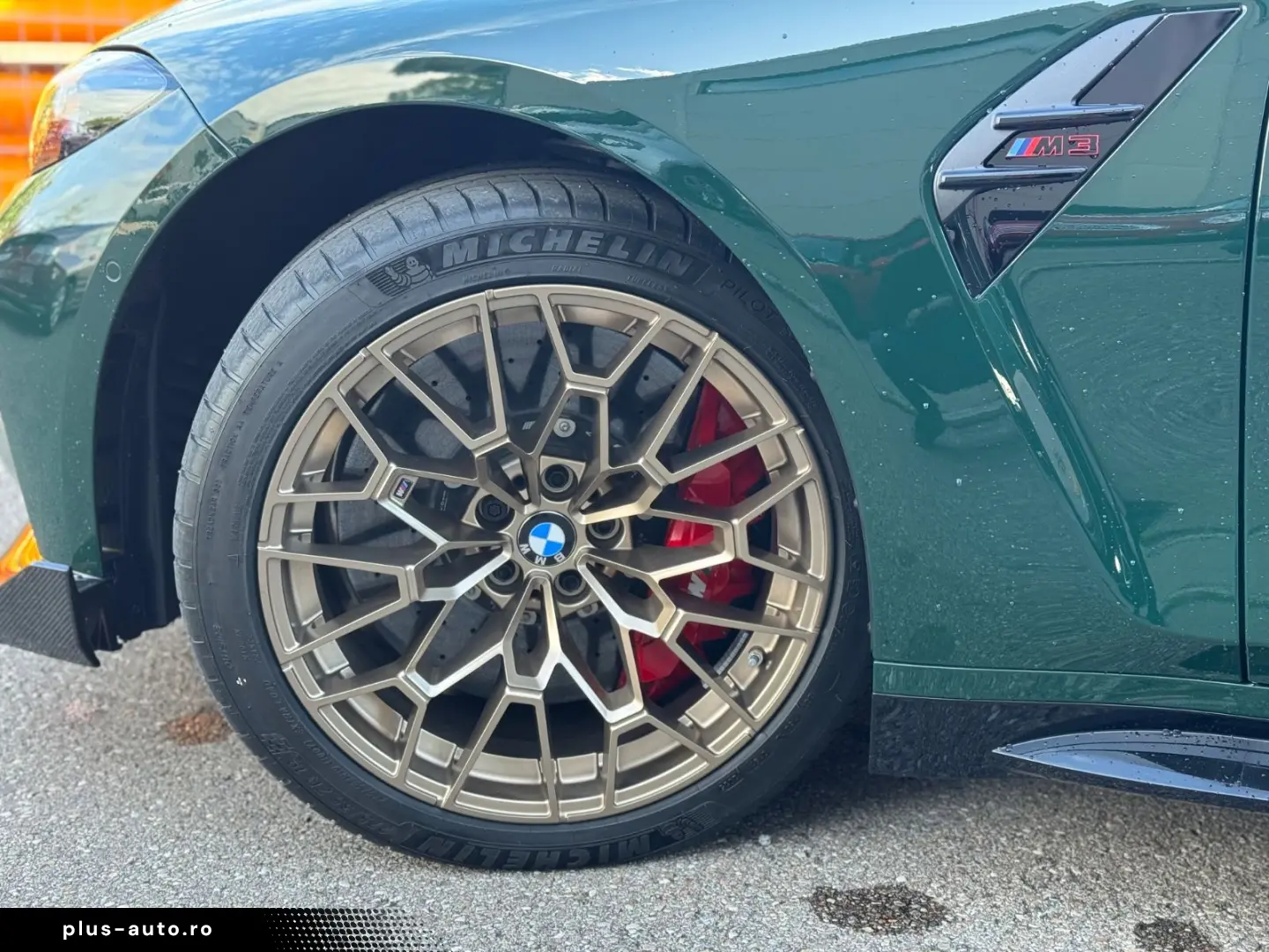 BMW M3 Touring CS RACING-GREEN CARBON ONSTOCK SCHALE