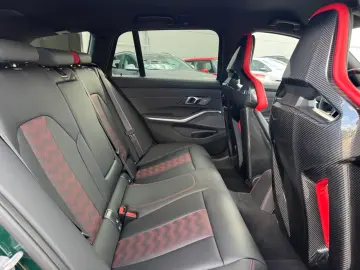 BMW M3 Touring CS RACING-GREEN CARBON ONSTOCK SCHALE
