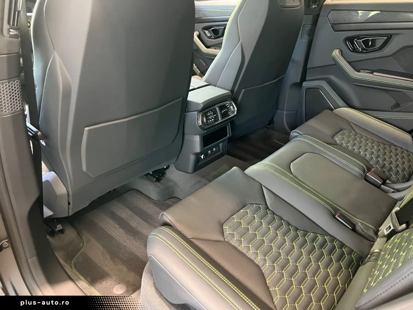 LAMBORGHINI Urus S Pano Massage 23´ Carbon B&O