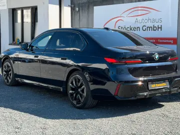 BMW 740d L xDrive M 1Hand SHZ VOLL
