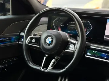 BMW 740d L xDrive M 1Hand SHZ VOLL