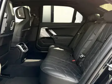 BMW 740d L xDrive M 1Hand SHZ VOLL